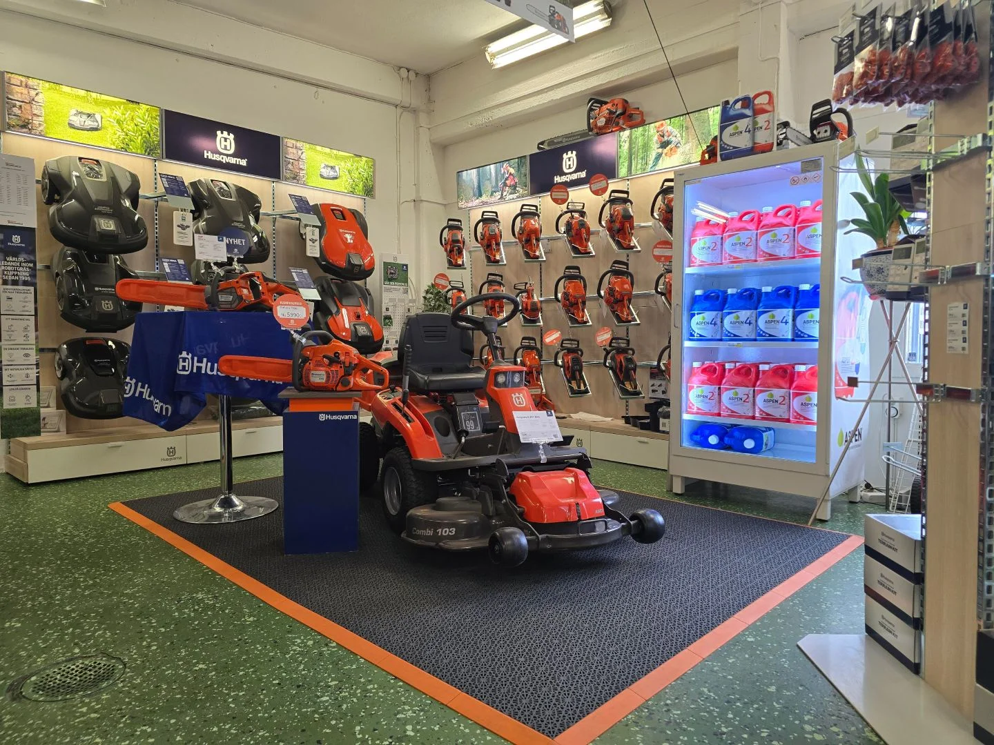 Husqvarna maskiner i butiken